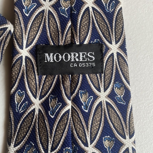 Vintage Moore’s  silk Floral tie - Picture 8 of 8